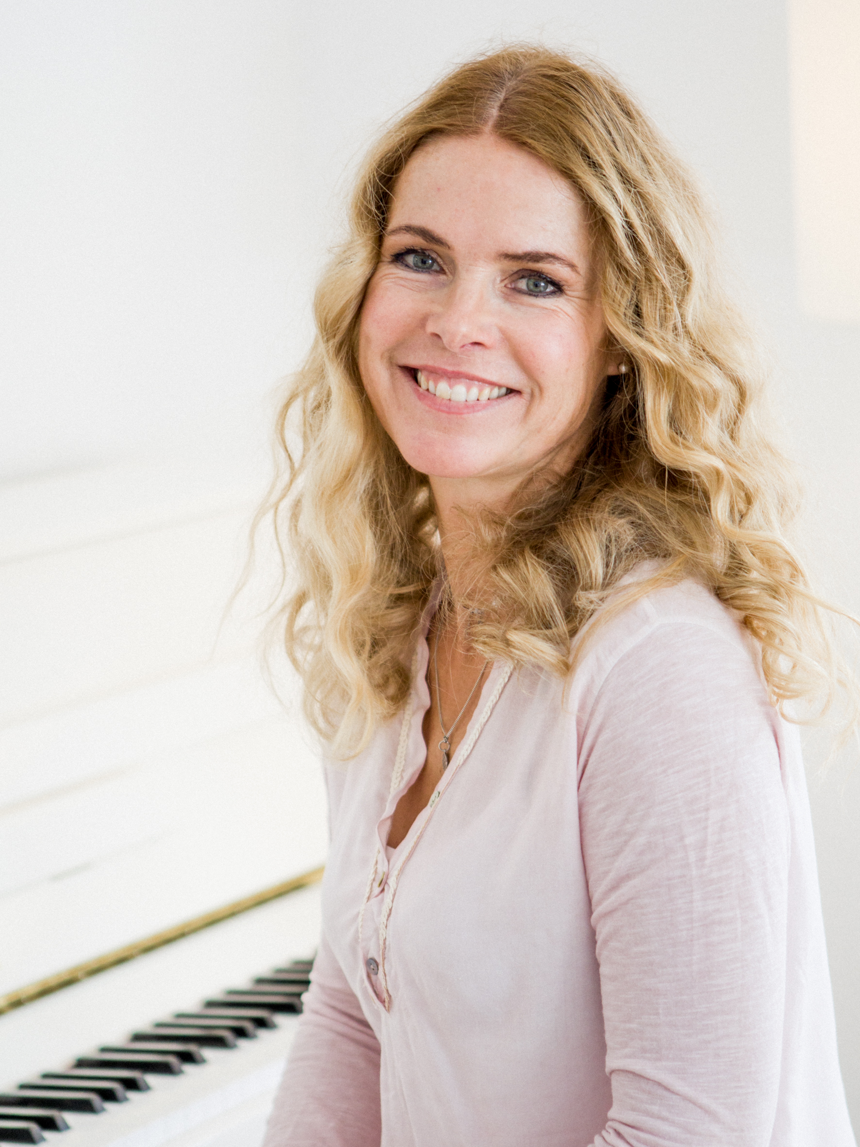 Katharina Schwendinger Porträt lächelnd